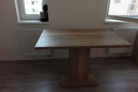 Asztal b2